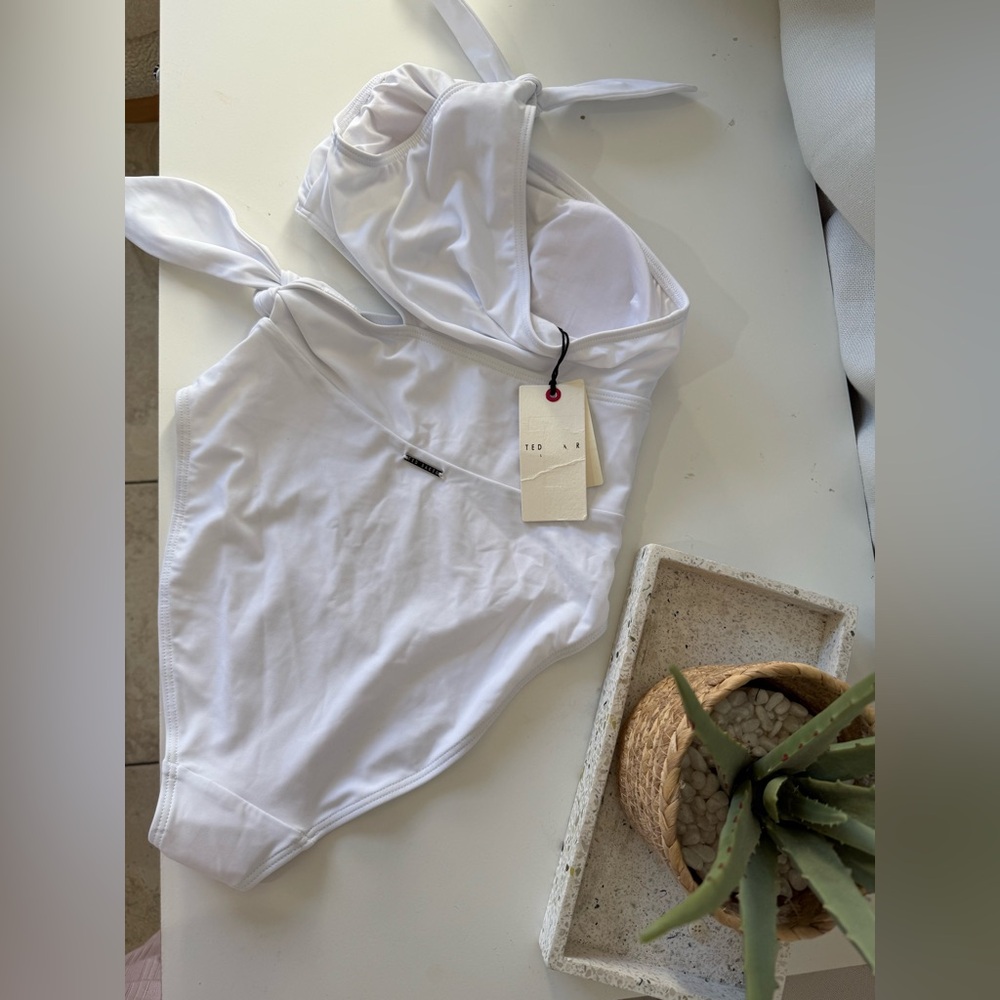 Ted baker white one shoulder swimsuit FINAL PRICE - Picture 4 of 8
